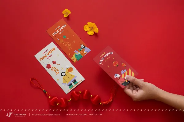 Các loại giấy mỹ thuật cao cấp dùng để in thiệp chúc mừng thăng chức, công việc mới may mắn với bề mặt đa dạng